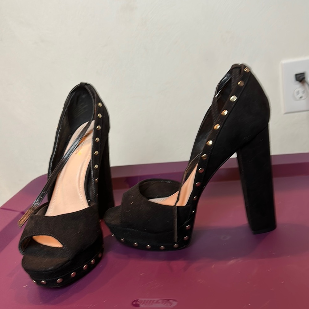 Shoe Dazzle Black and Gold High Heels